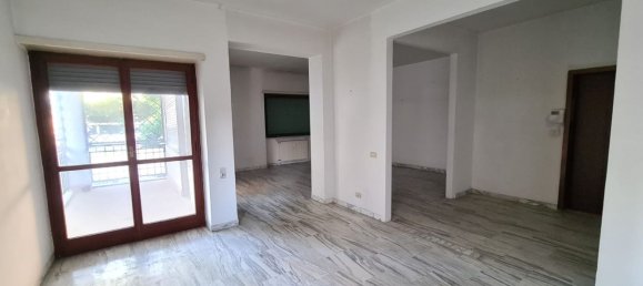 4 rooms Apartment in Rome, Italy No. 175928 5