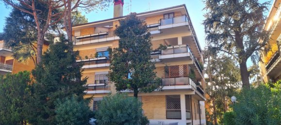 4 rooms Apartment in Rome, Italy No. 175928 2