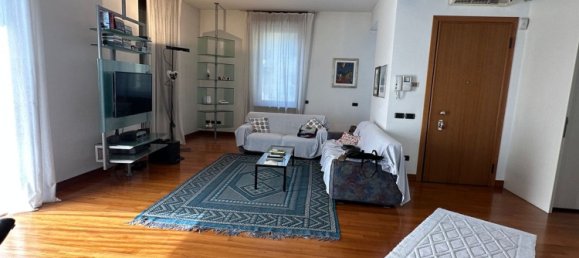 Пентхаус с 5 комнатами в Бергамо, Италия № 207622 3