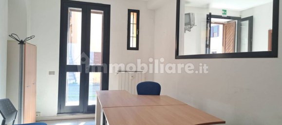 5 rooms Commercial property in Monza, Italy No. 10905 11