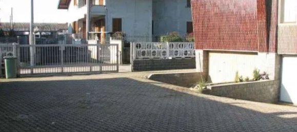 4 rooms Apartment in Fagnano Olona, Italy No. 1642 3