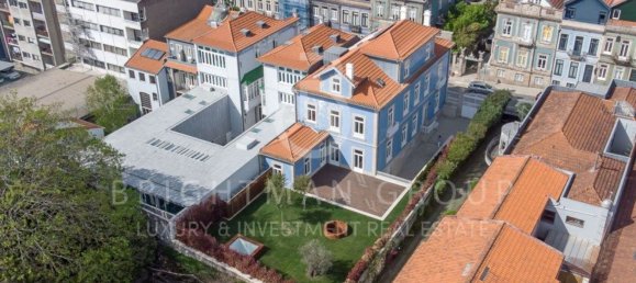 6 bedrooms Castles in Porto, Portugal No. 49010 4