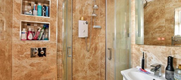 3 Schlafzimmer Gewerbliche Immobilie in Walthamstow, United Kingdom, Nr. 4022 2