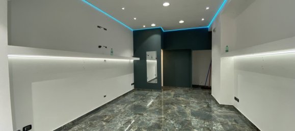 1 room Commercial property in Rome, Italy No. 351660 3