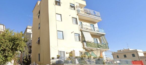 2 Schlafzimmer Gebäude in Genoa, Italy, Nr. 329865 5