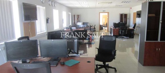 Oficina en Floriana, Malta 501 m² No. 12907 11
