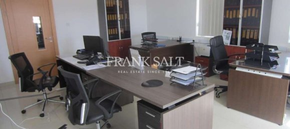 Oficina en Floriana, Malta 501 m² No. 12907 10