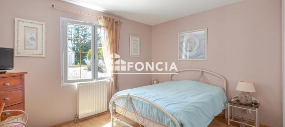 4 bedrooms House in Saint-Regle, France No. 287602 12