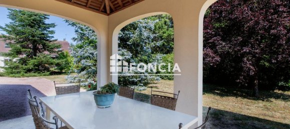 4 bedrooms House in Saint-Regle, France No. 287602 3