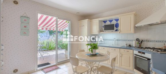 4 bedrooms House in Saint-Regle, France No. 287602 5