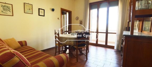 6 rooms Apartment in Lucca, Italy No. 210061 7
