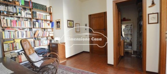 6 rooms Apartment in Lucca, Italy No. 210061 5