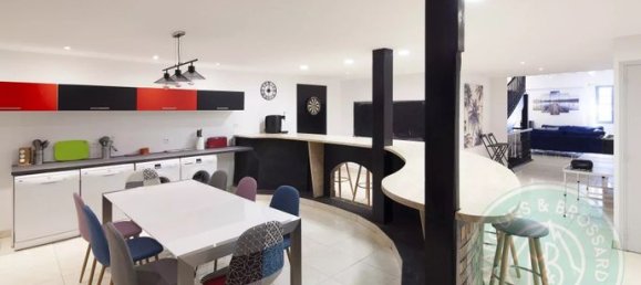 Квартира с 13 комнатами в По, Франция № 278981 4