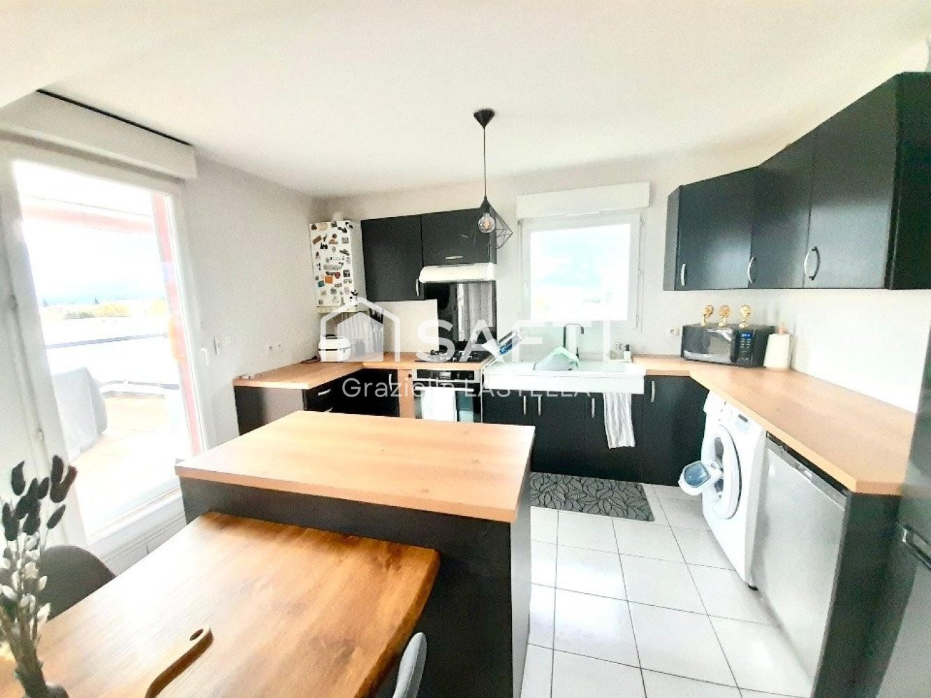 3 bedrooms Apartment in Echirolles, France No. 196091