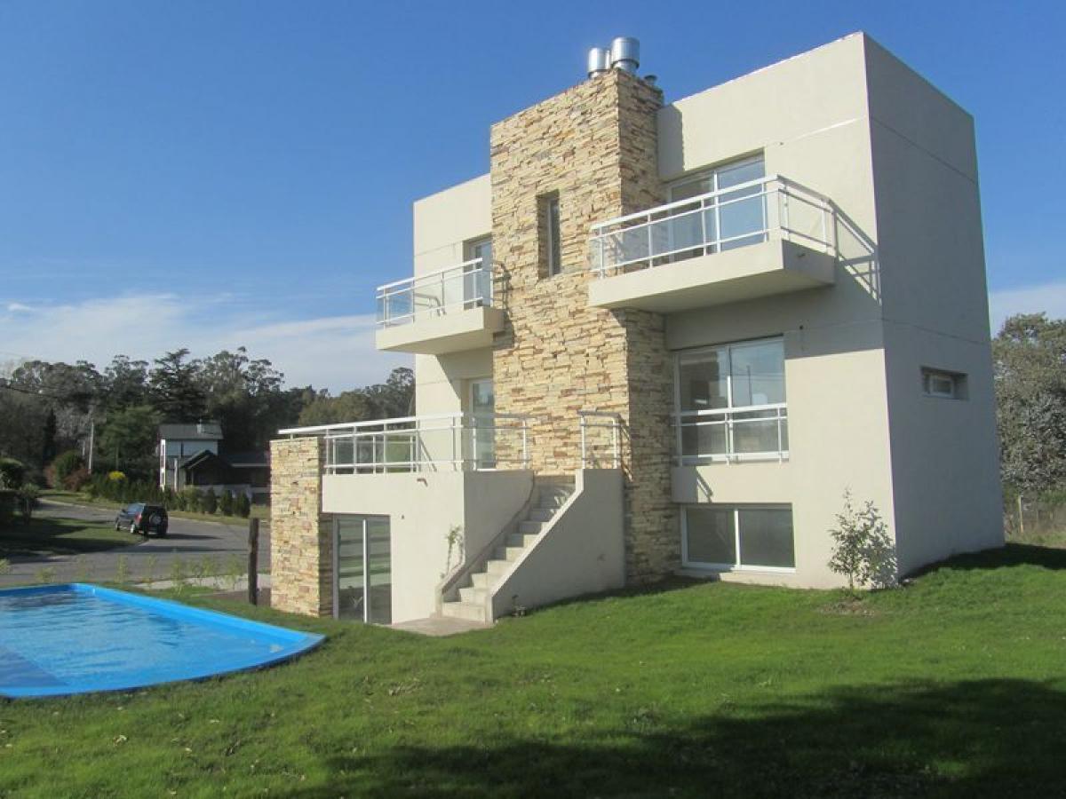 3 bedrooms House in Mar del Plata, Argentina No. 82964