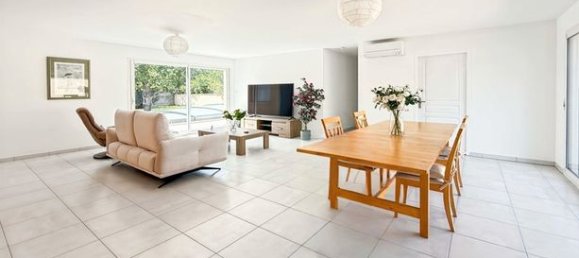 4 bedrooms House in Chatellerault, France No. 312572 3