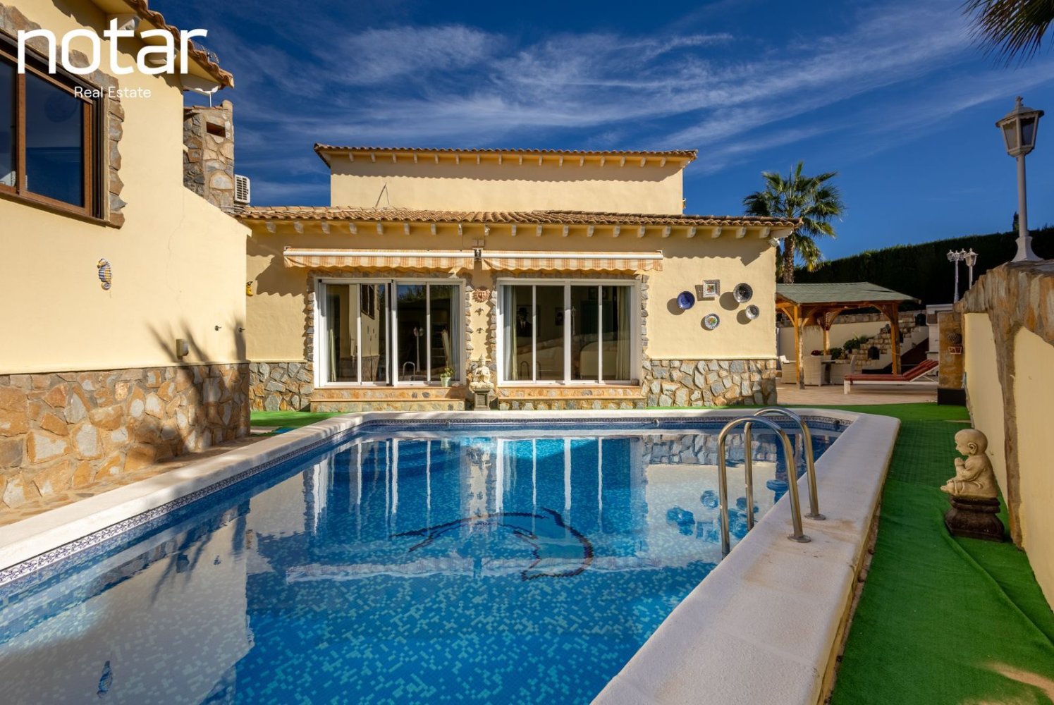464m² villa à vendre à Almoradi, Alicante, Valencian Community, Spain № 368834