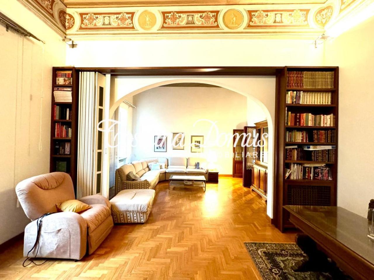 9 rooms Apartment in Siena, Italy No. 27049