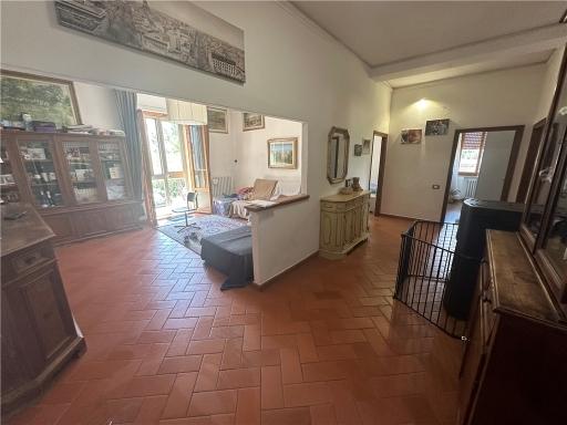 Квартира с 5 комнатами в Эмполи, Италия № 29233