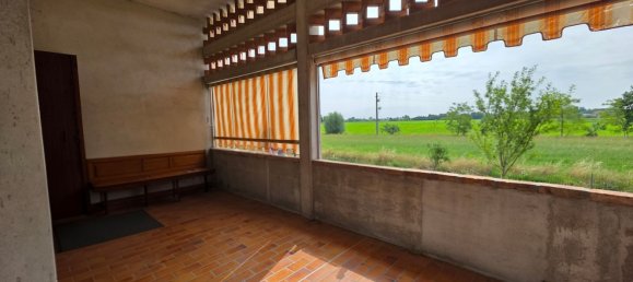 5 bedrooms House in Chiarano, Italy No. 371920 3