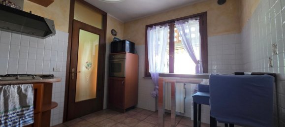 5 bedrooms House in Chiarano, Italy No. 371920 20