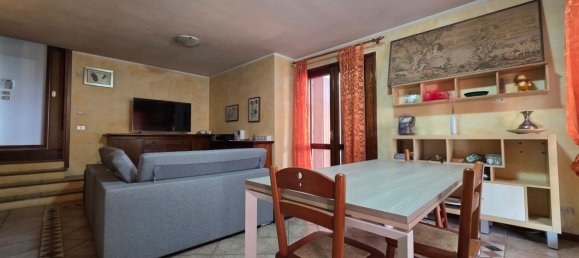 5 bedrooms House in Chiarano, Italy No. 371920 5