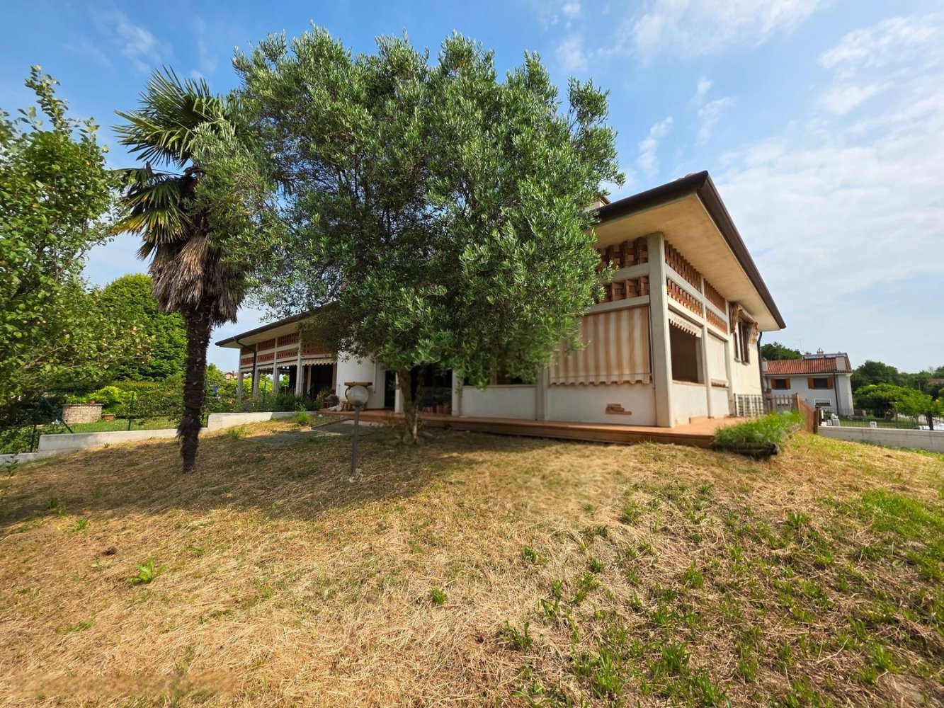 5 bedrooms House in Chiarano, Italy No. 371920