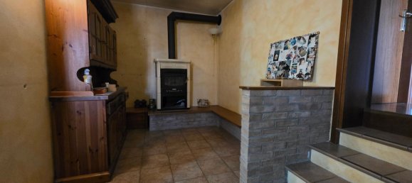 5 bedrooms House in Chiarano, Italy No. 371920 8