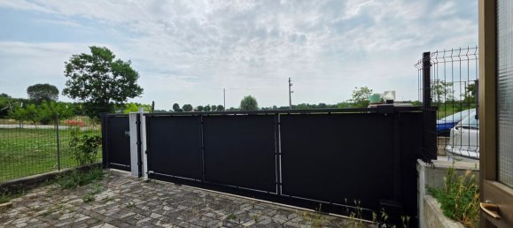 5 bedrooms House in Chiarano, Italy No. 371920 26