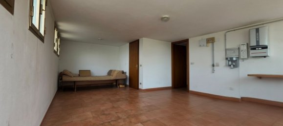 5 bedrooms House in Chiarano, Italy No. 371920 23