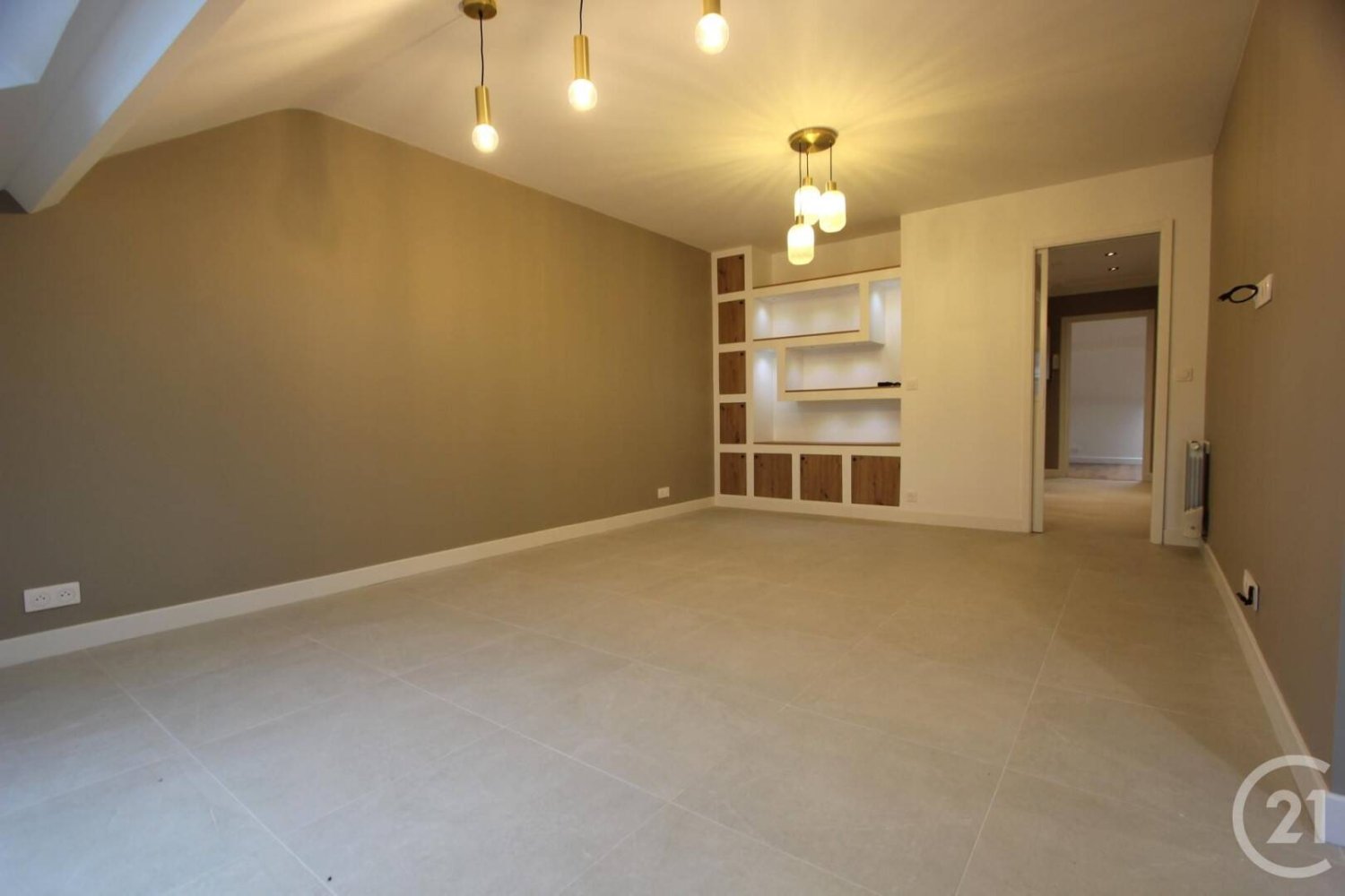 2 bedrooms Apartment in Sainte-Genevieve-des-Bois, France No. 150096