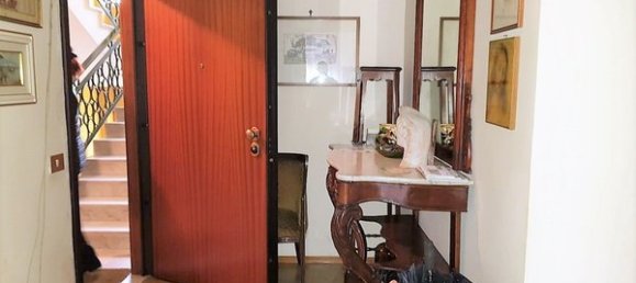 Квартира с 5 комнатами в Каррара, Италия № 50644 7