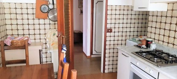 Квартира с 5 комнатами в Каррара, Италия № 50644 11