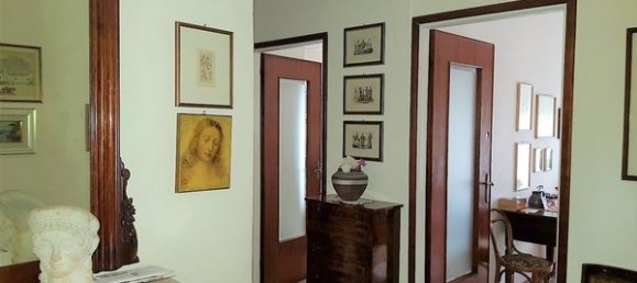 Квартира с 5 комнатами в Каррара, Италия № 50644 9