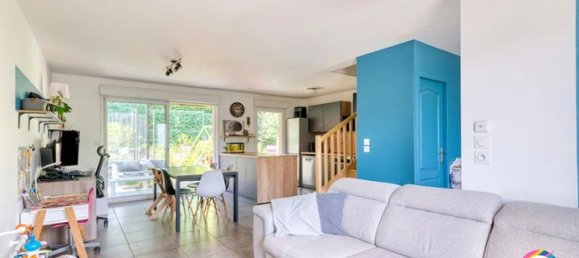 Casa de 3 dormitorios en Sainte-Euphemie, France No. 313532 4