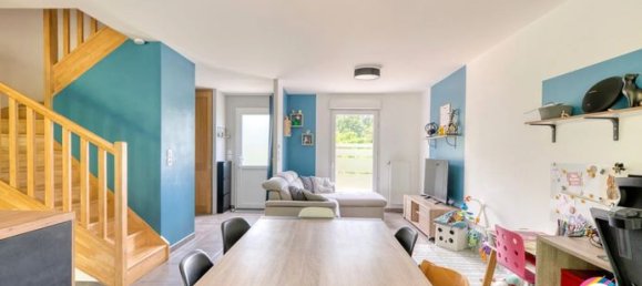 Casa de 3 dormitorios en Sainte-Euphemie, France No. 313532 3