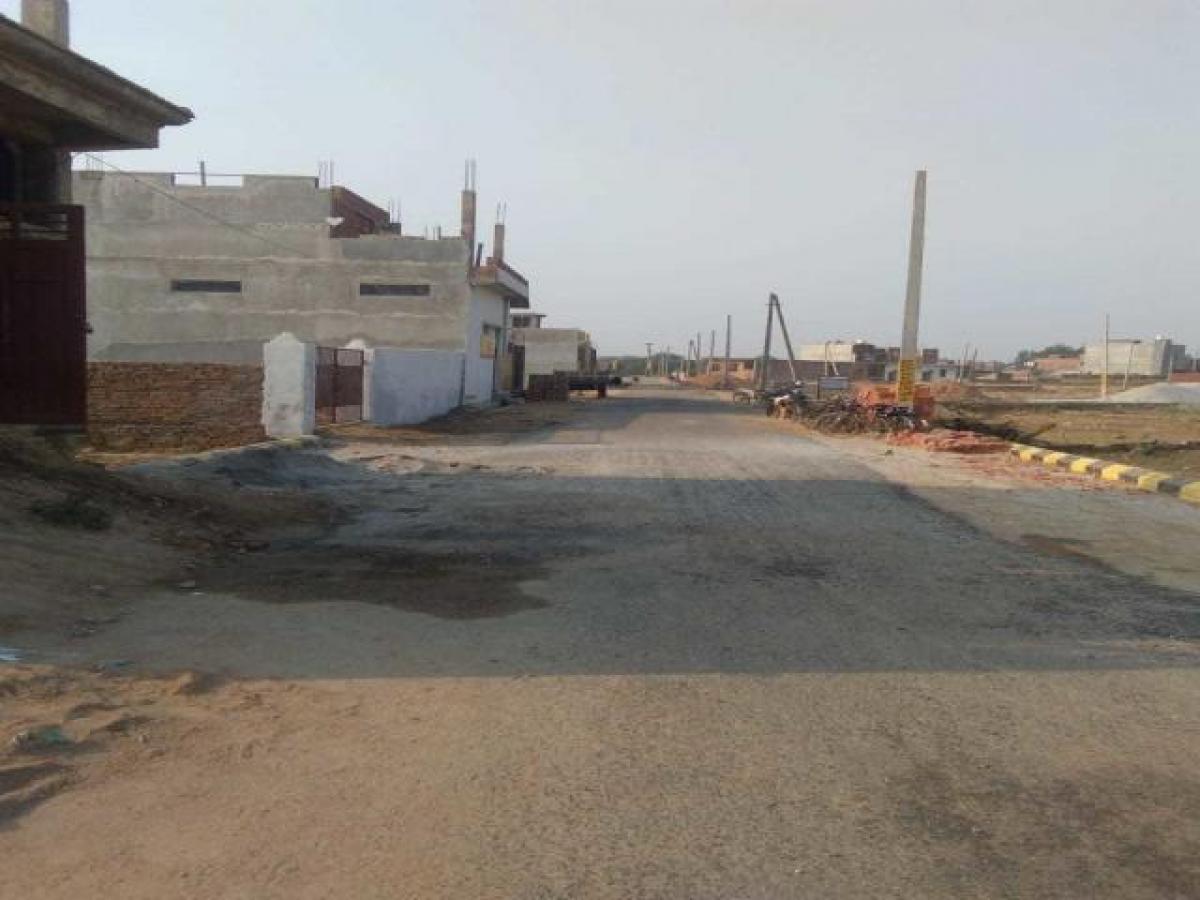 Terrain à Lucknow, India No. 30136