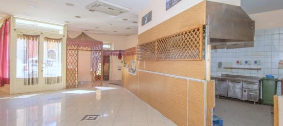 2 rooms Commercial property in Poggibonsi, Italy No. 14246 11