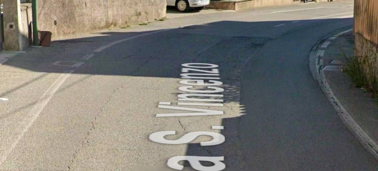 6 bedrooms Apartment in Gussago, Italy No. 390432