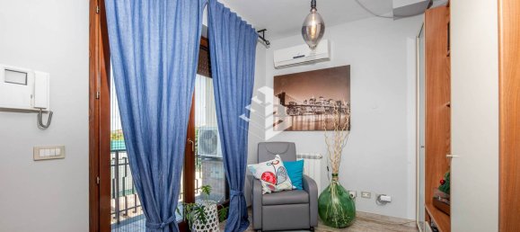 3 bedrooms Villa in Rome, Italy No. 65366 4