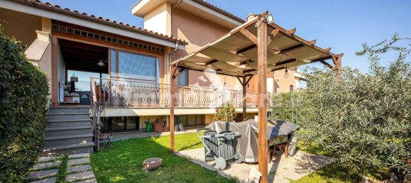 3 bedrooms Villa in Rome, Italy No. 65366 14
