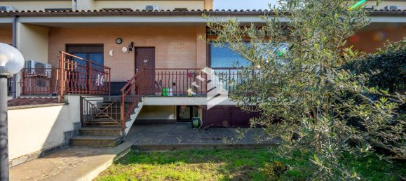 3 bedrooms Villa in Rome, Italy No. 65366 2