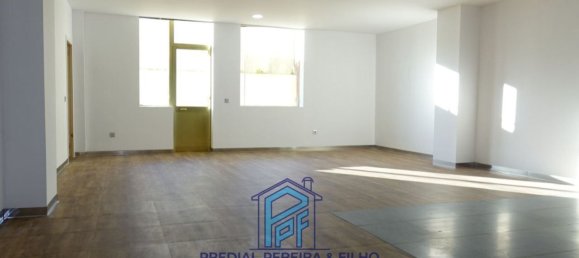 Propriété commerciale à Rio Tinto, Portugal 72m² No. 74105 4