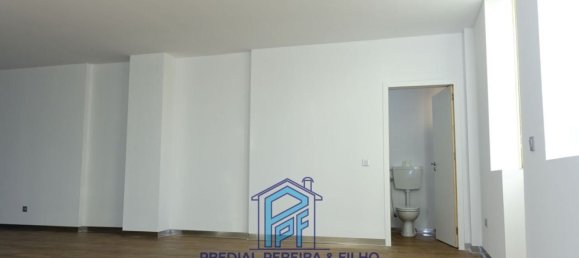 Propriété commerciale à Rio Tinto, Portugal 72m² No. 74105 8