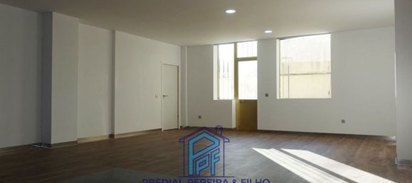 Propriété commerciale à Rio Tinto, Portugal 72m² No. 74105 5