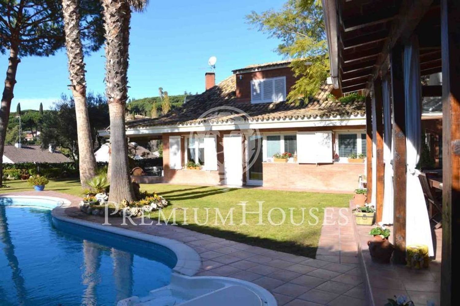 5 bedrooms House in Sant Vicenc De Montalt, Spain No. 192638