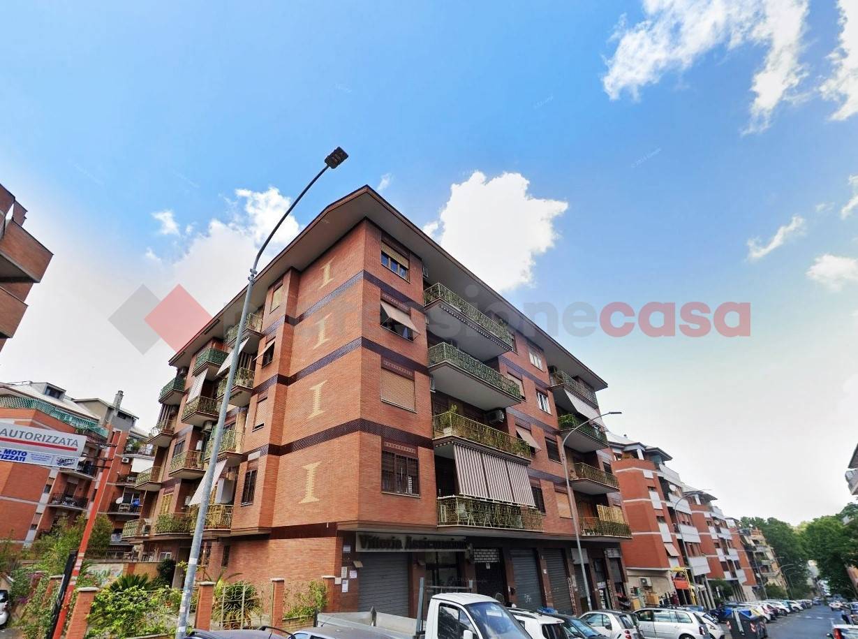 Apartamento de 4 habitaciónes en Rome, Italy No. 221211