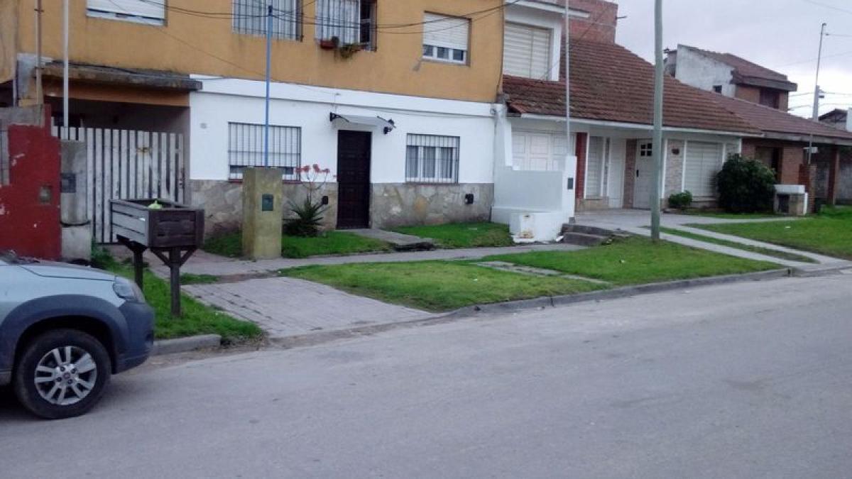 2 bedrooms House in Mar del Plata, Argentina No. 69785