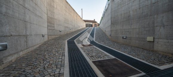 9-salle Villa à Busca, Italy No. 17973 14