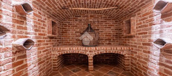 9-salle Villa à Busca, Italy No. 17973 17